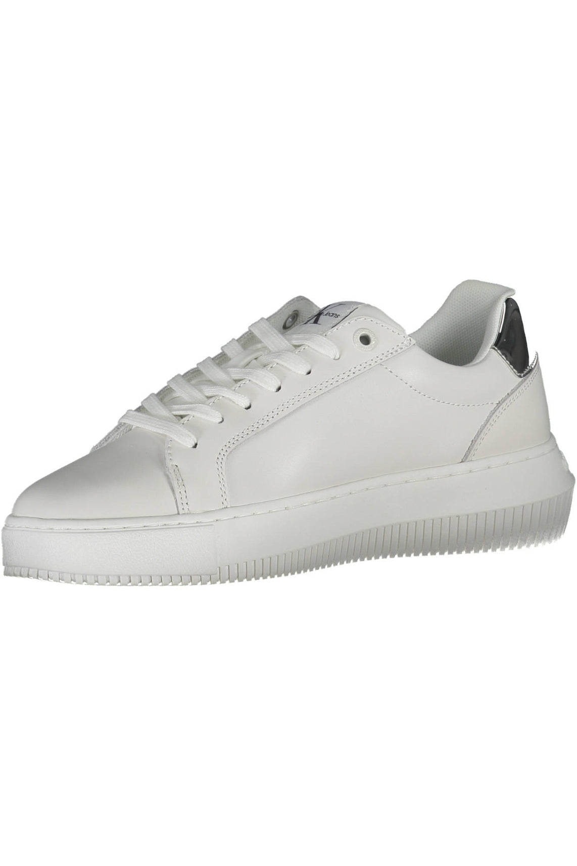 Women's sports shoes white