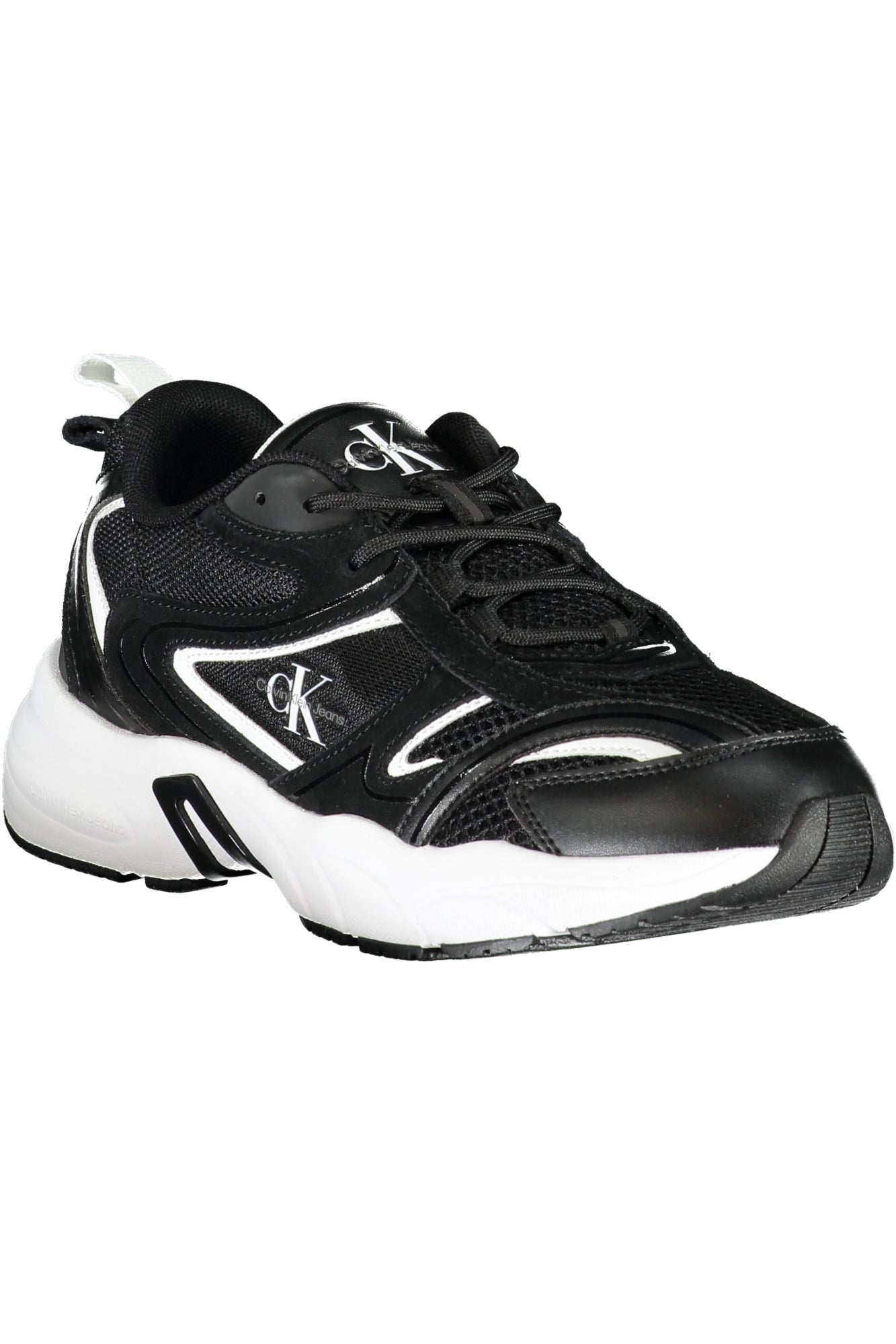 Black women's sports shoes