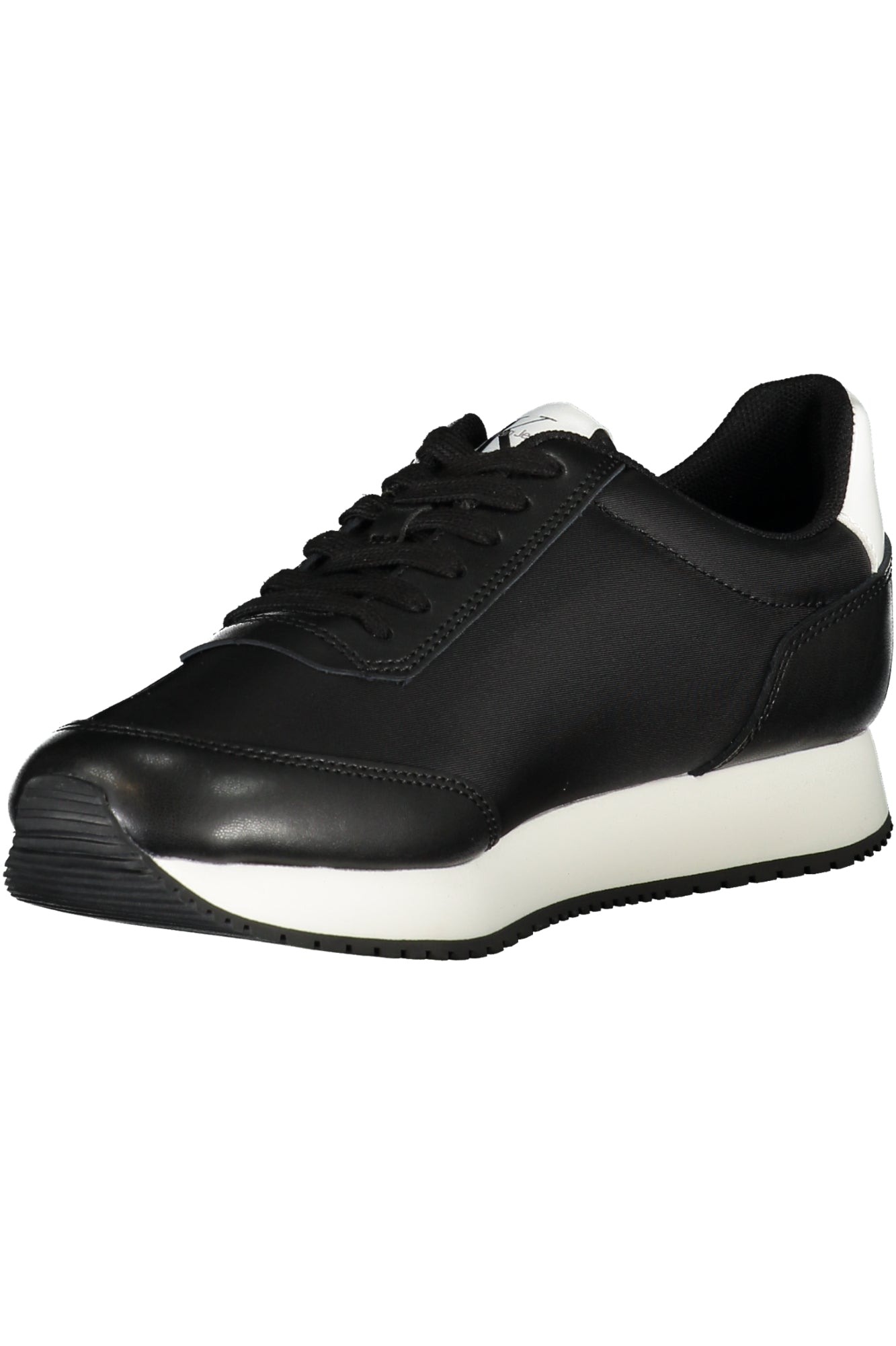Black women's sports shoes