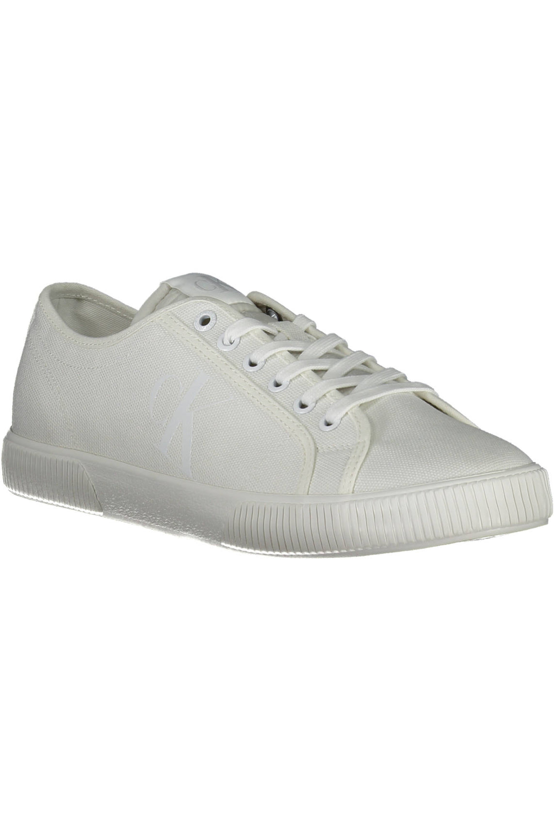 White man sportshoe