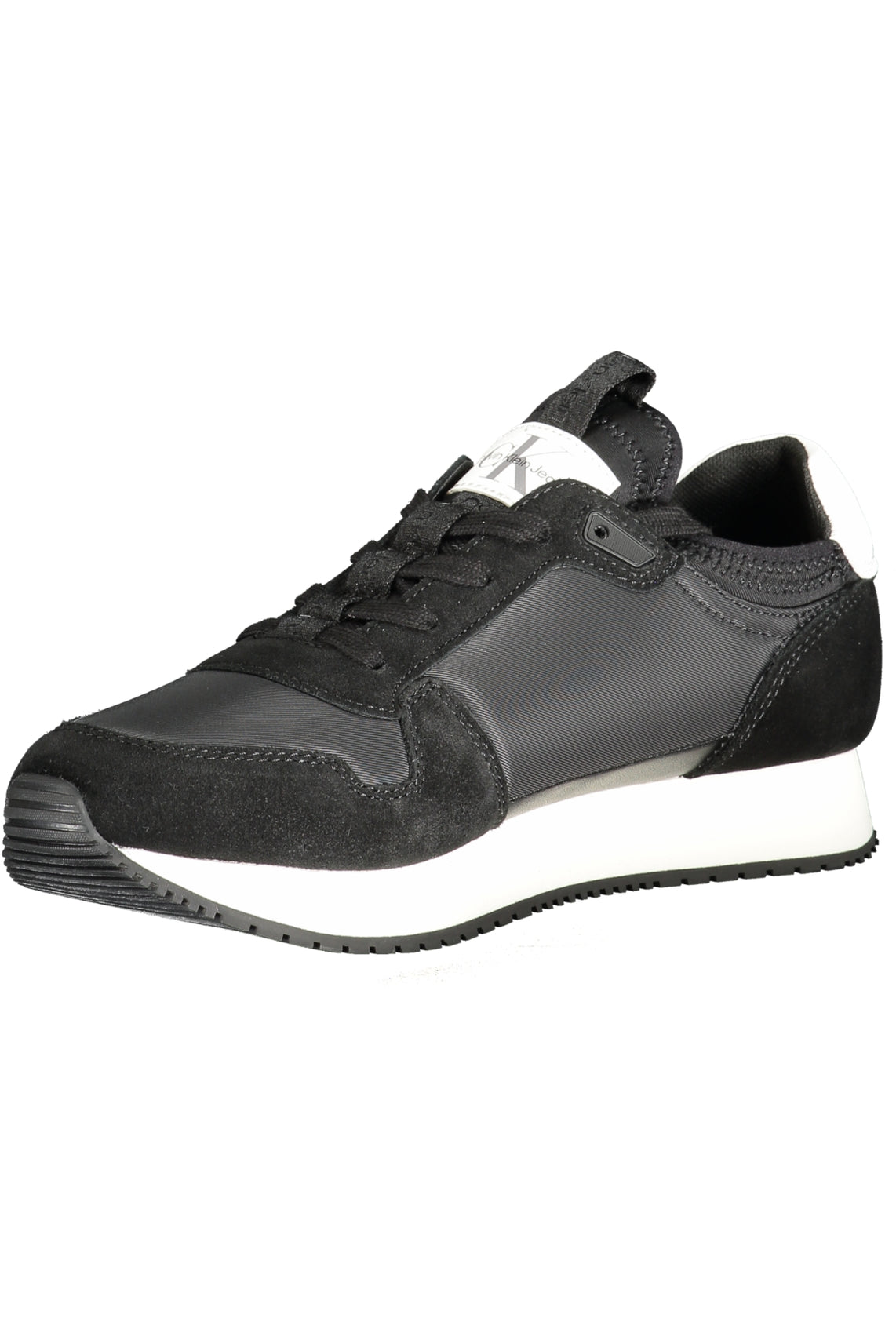 Black men's sports shoes