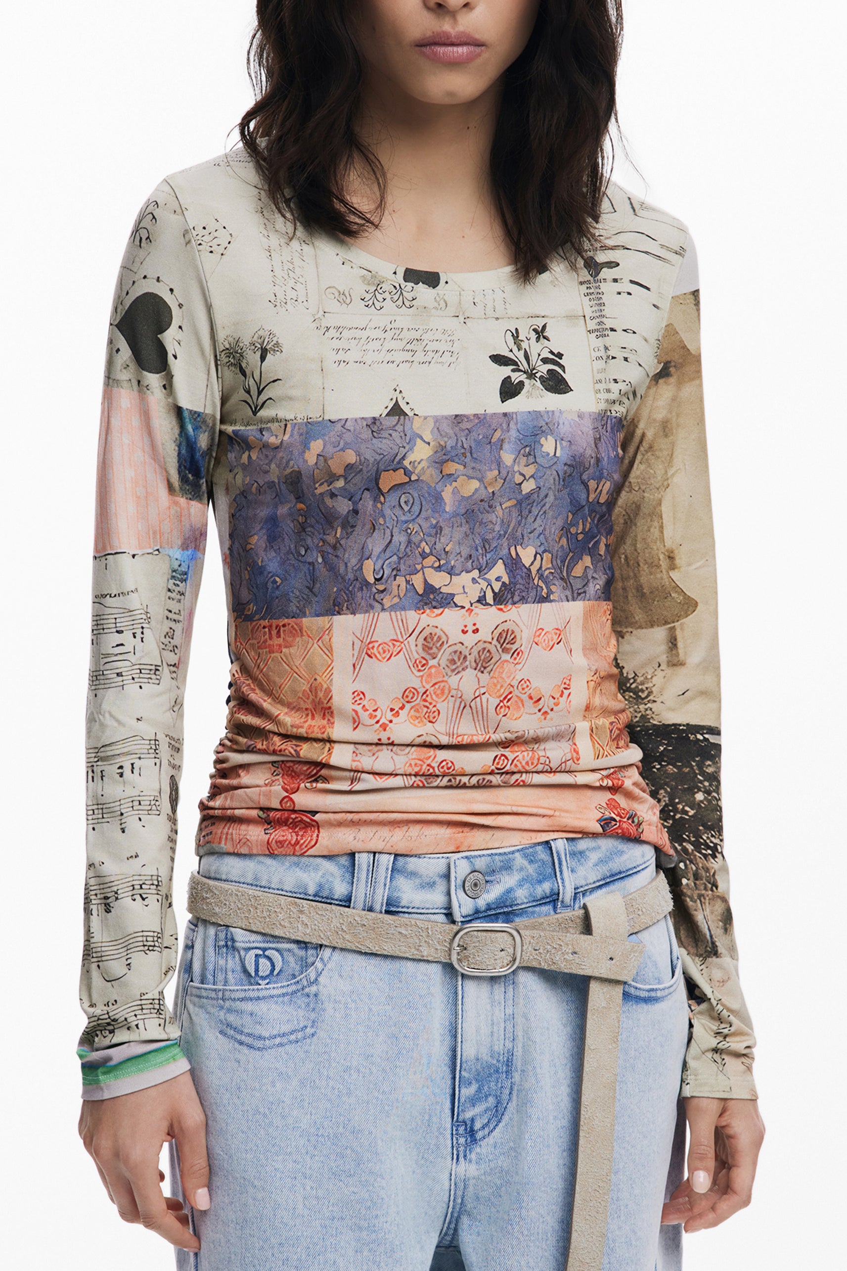 DESIGUAL T-Shirts Beige - 25WWTK33