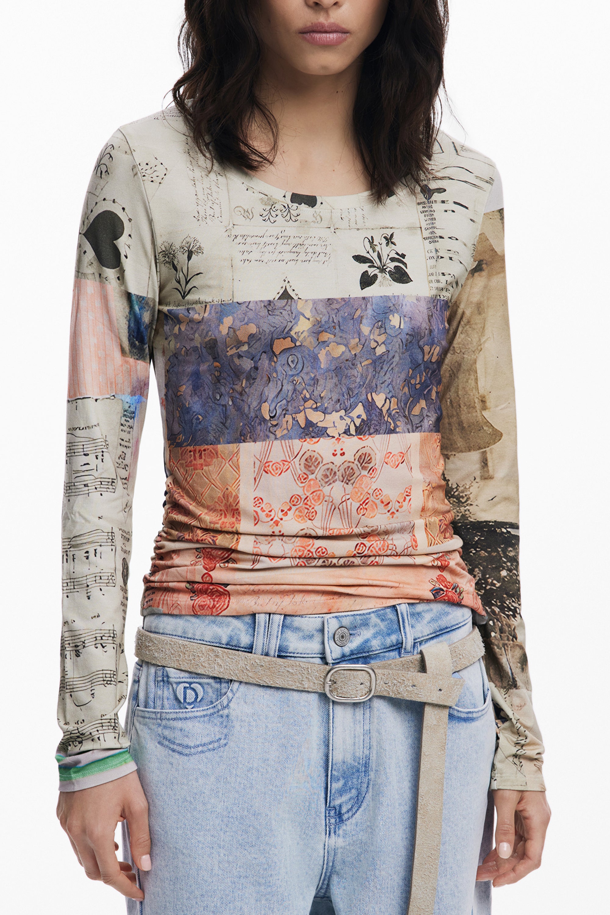 DESIGUAL T-Shirts Beige - 25WWTK33