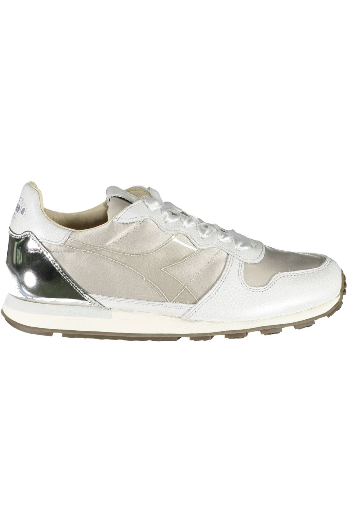 DIADORA