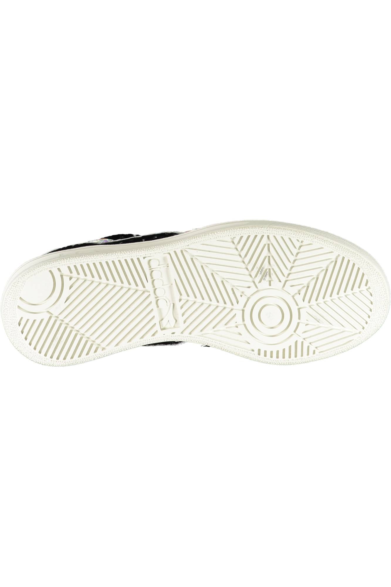 Black women's sports shoes