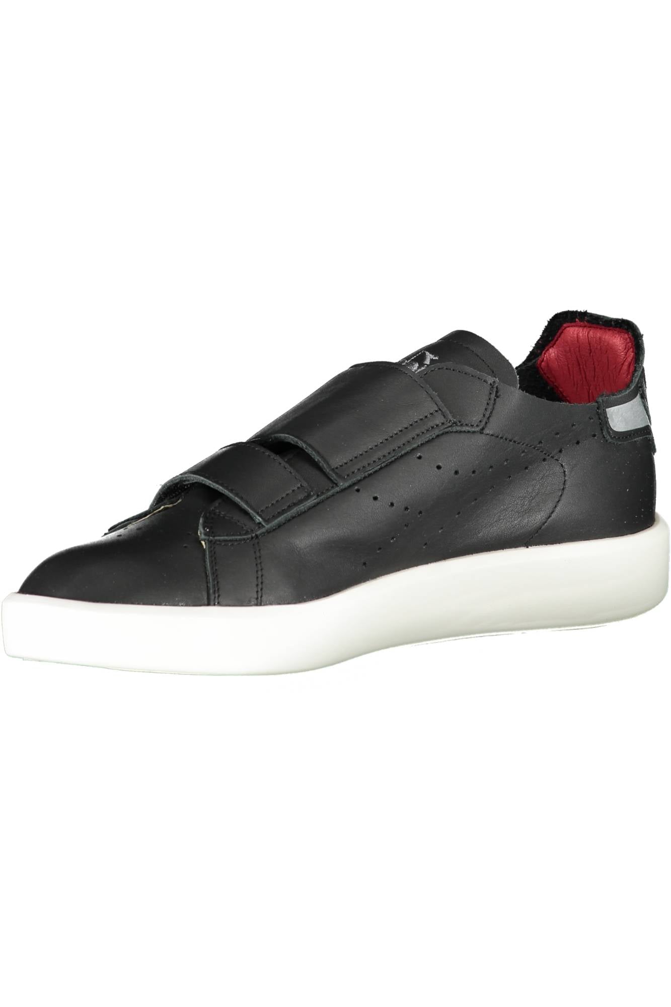 Men's black sports shoes