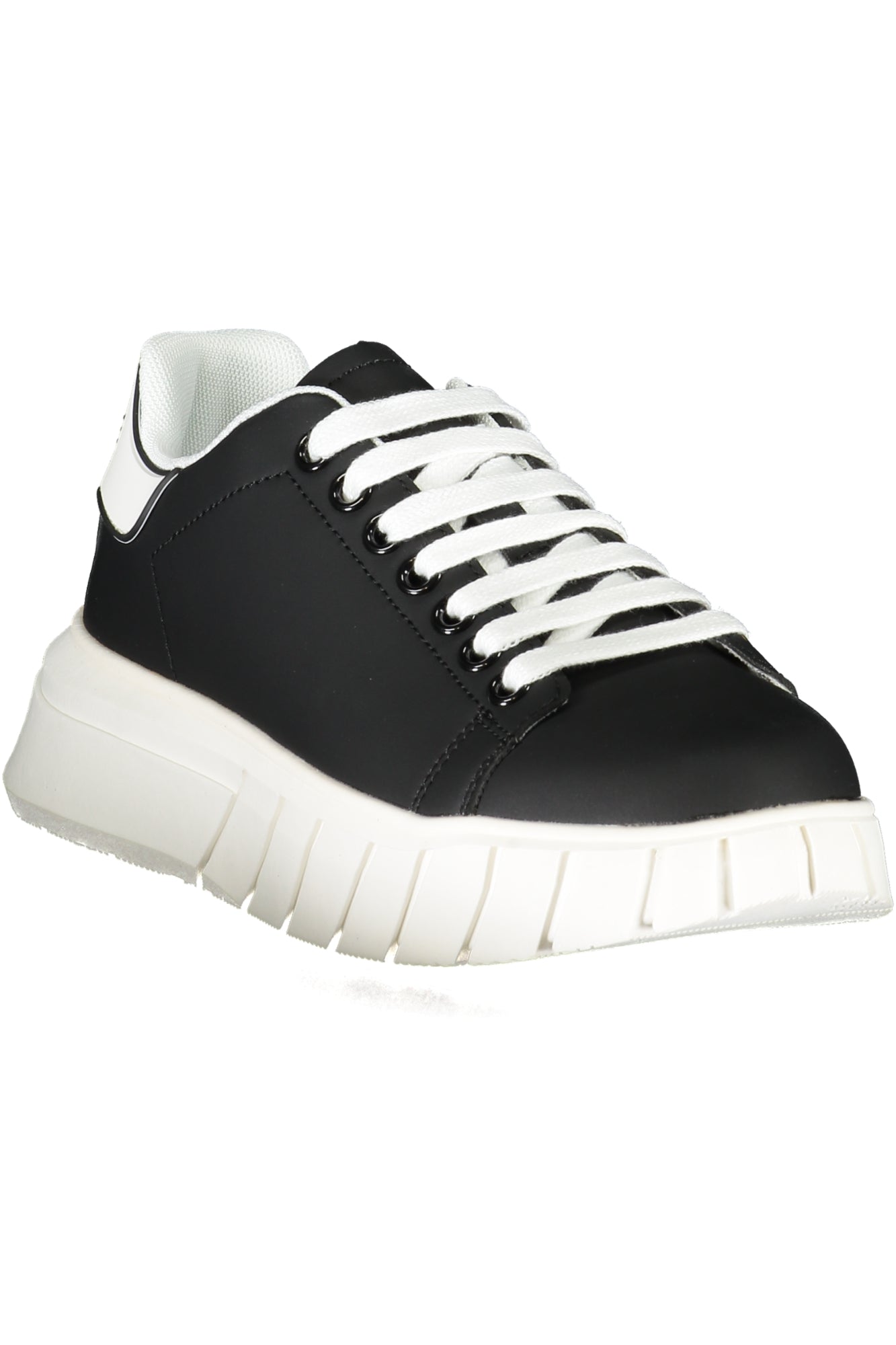 Black men's sports shoes