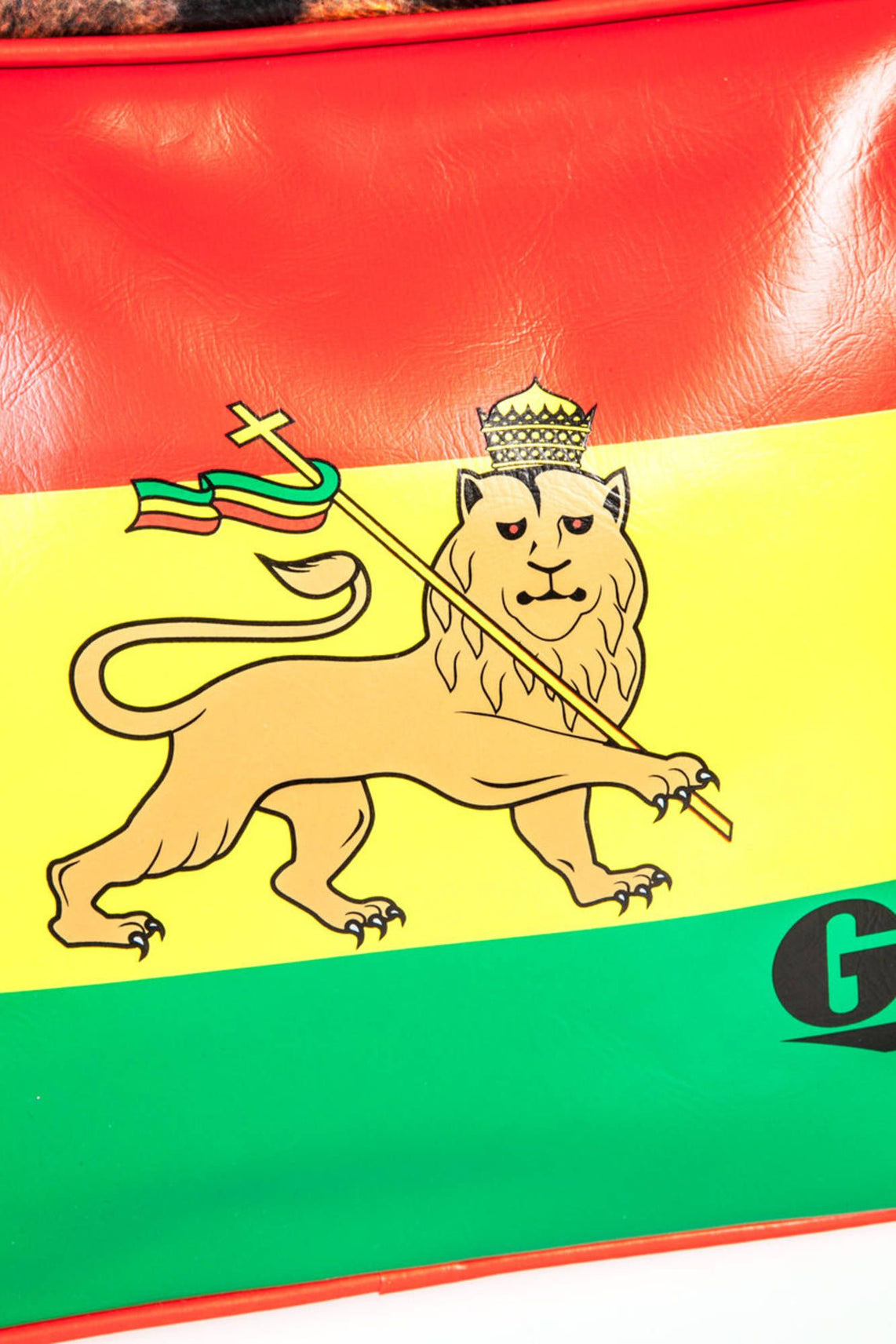 Throat shoulder woman red