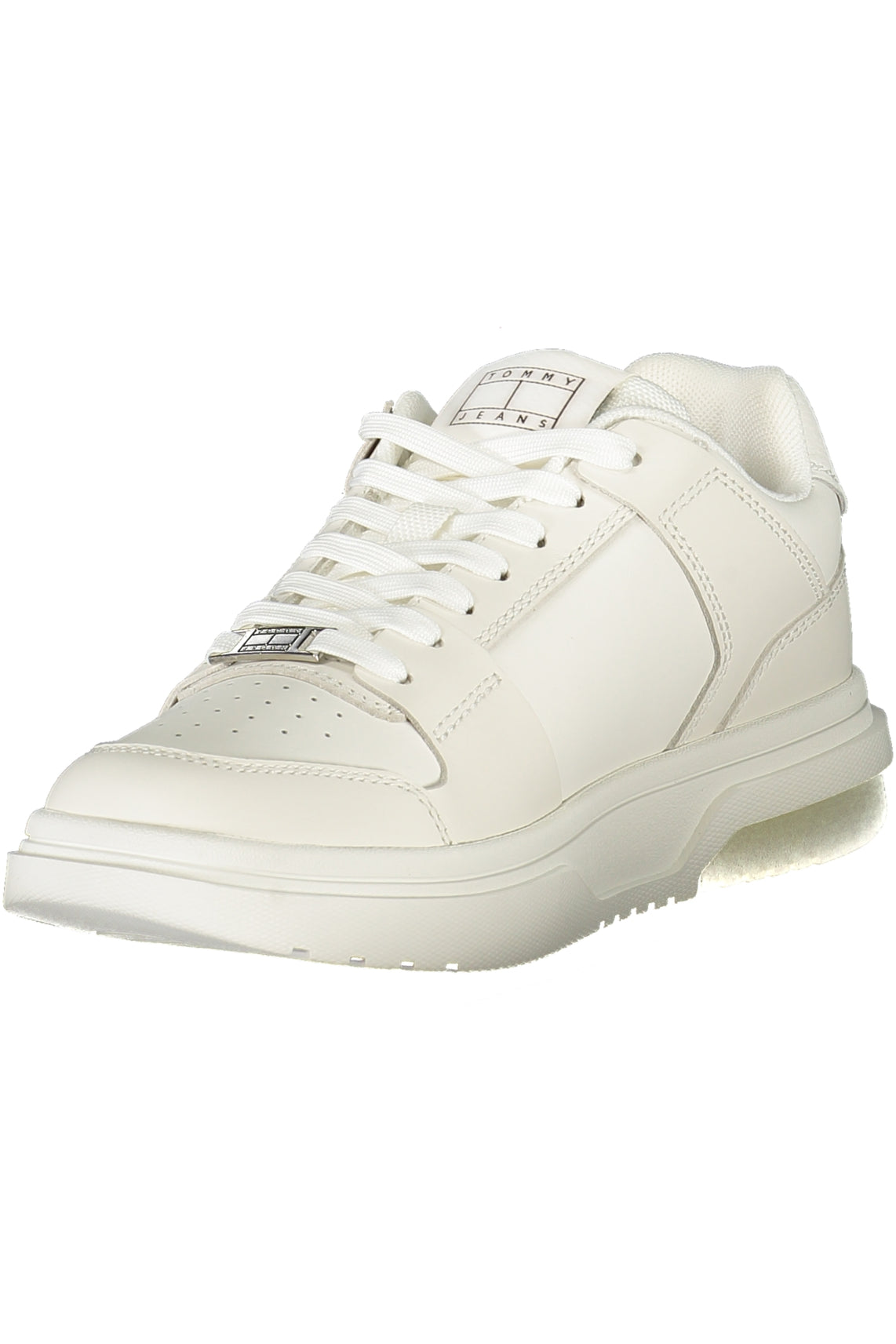 Women's sports shoes white